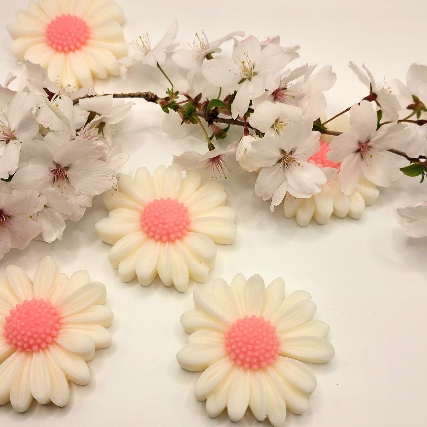 Daisy-Shaped Soy Wax Melt - Baby Shower Favors (100% Soy Wax)